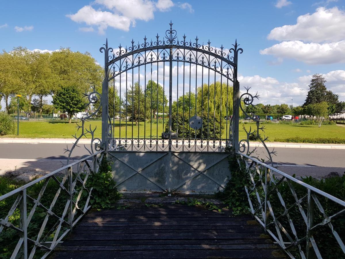 Le Cloitre Saint-Liphard Bed & Breakfast Meung-sur-Loire Exterior photo